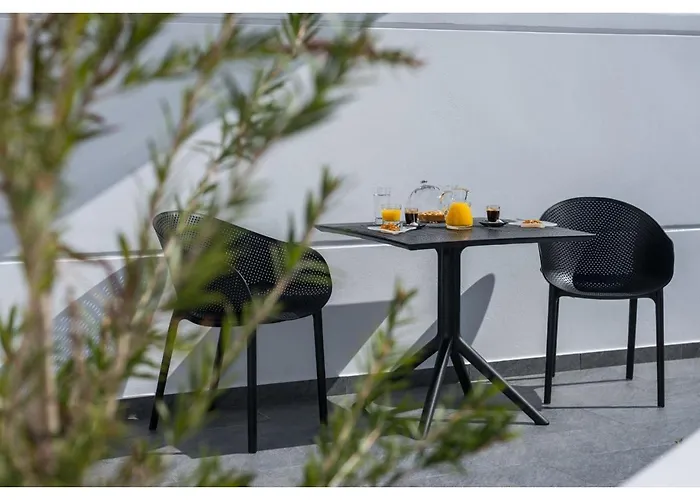 Margaret's Unique Apartament Peran Triovasalos