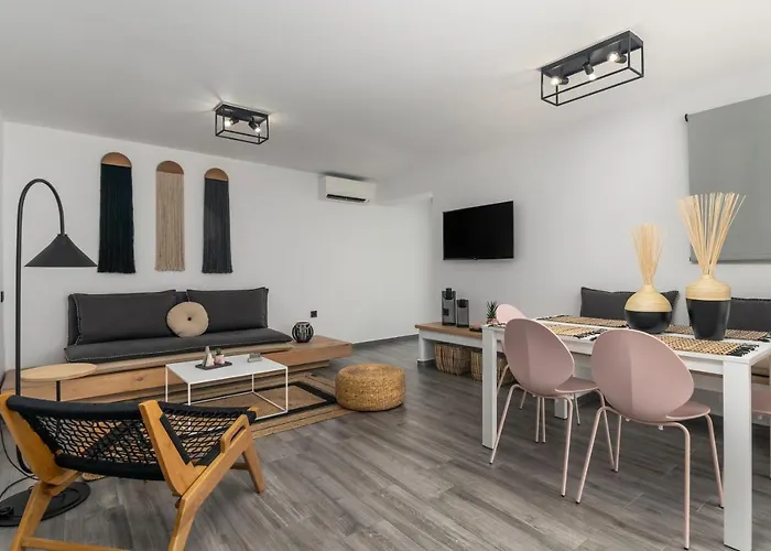 Apartament Margaret's Unique Peran Triovasalos